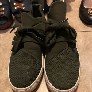 Steve Madden olive green shoes